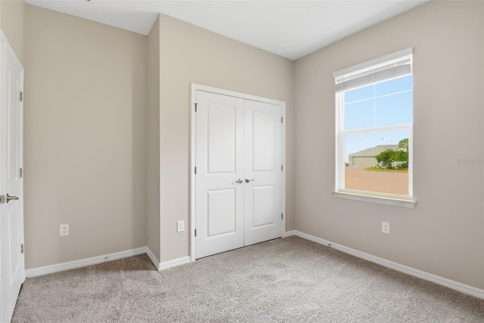 Image 10 of 47 For 480 Daylily Boulevard