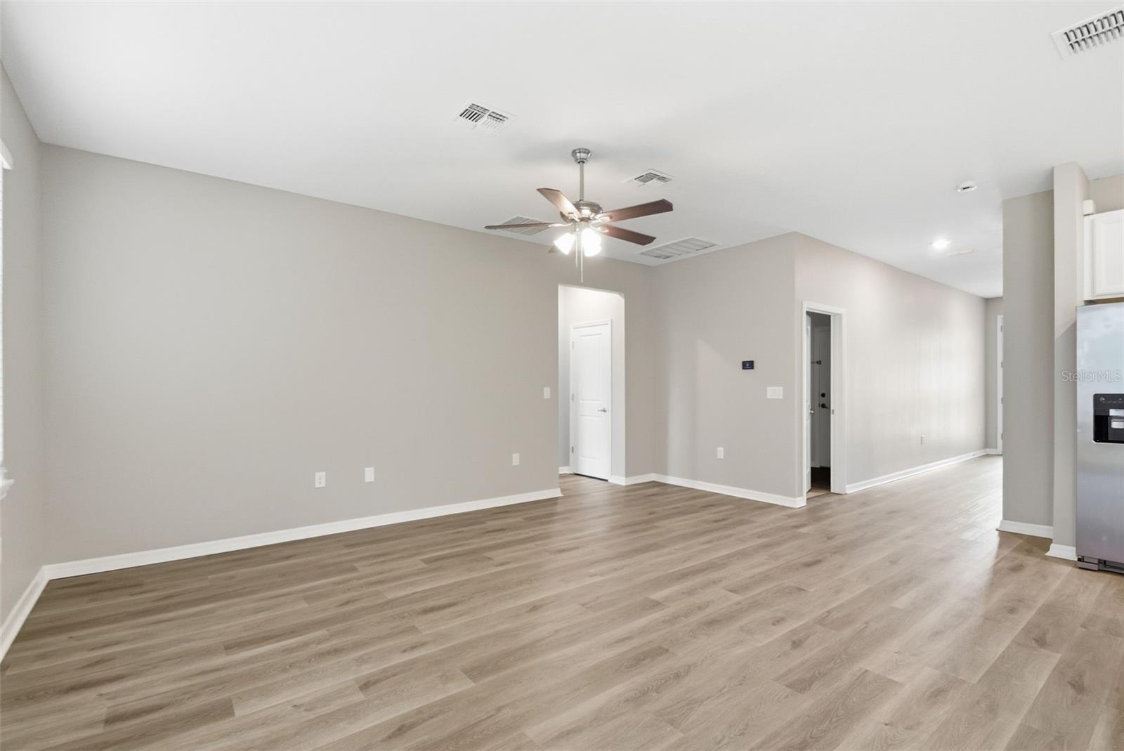 Image 11 of 47 For 480 Daylily Boulevard