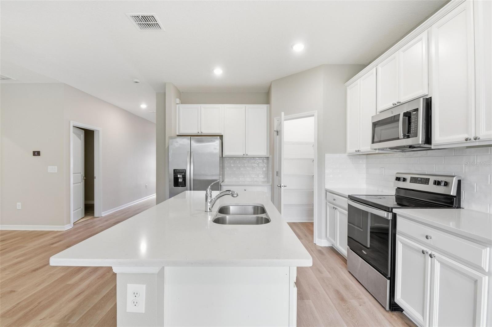 Image 13 of 47 For 480 Daylily Boulevard