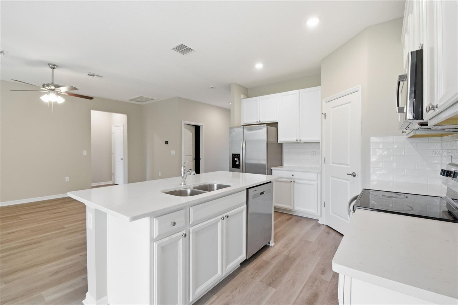 Image 14 of 47 For 480 Daylily Boulevard