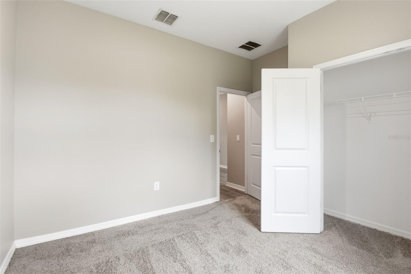 Image 23 of 47 For 480 Daylily Boulevard