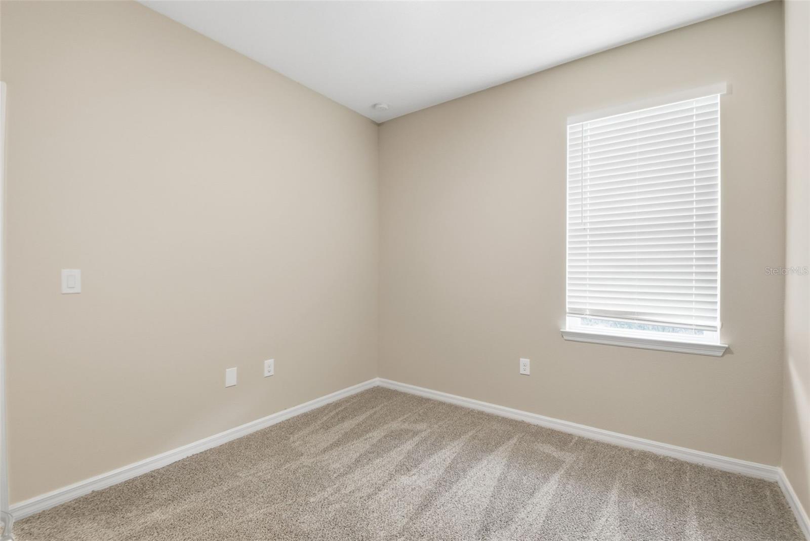 Image 25 of 47 For 480 Daylily Boulevard