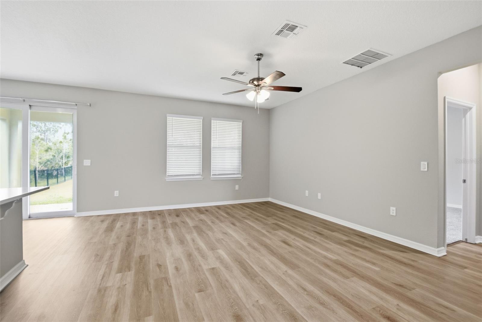 Image 27 of 47 For 480 Daylily Boulevard