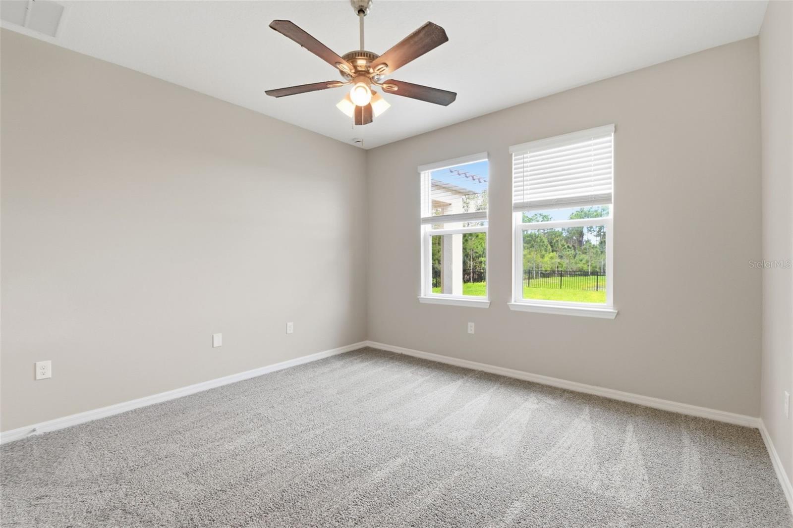 Image 29 of 47 For 480 Daylily Boulevard