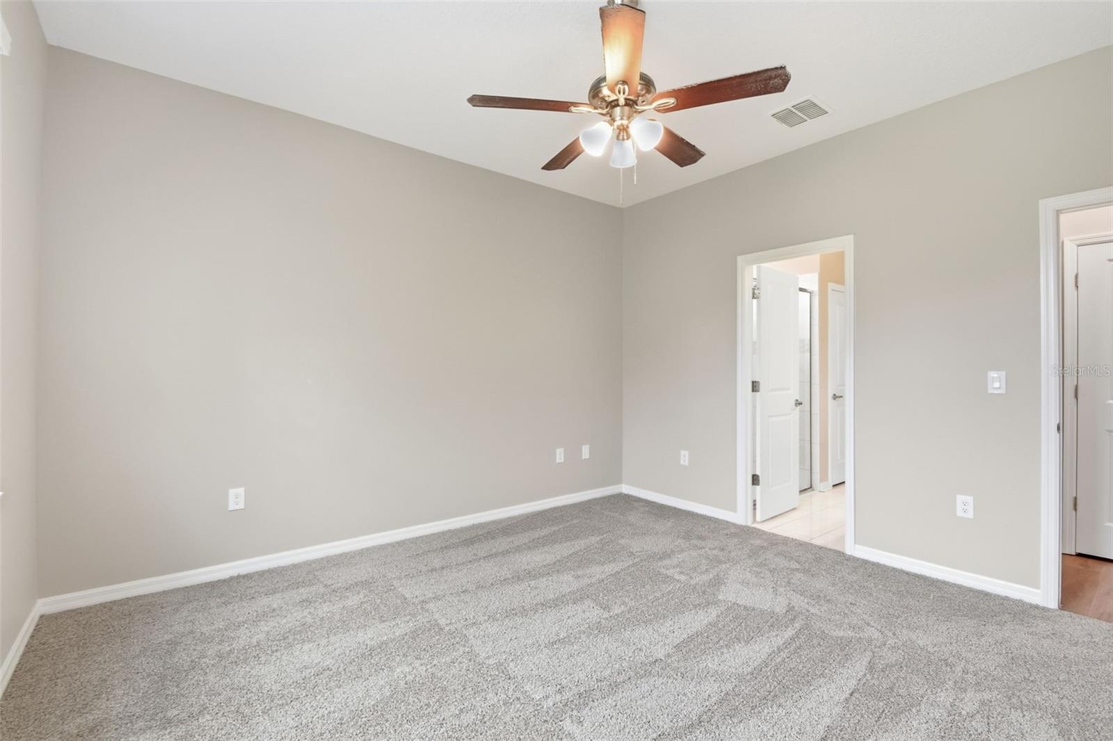 Image 31 of 47 For 480 Daylily Boulevard