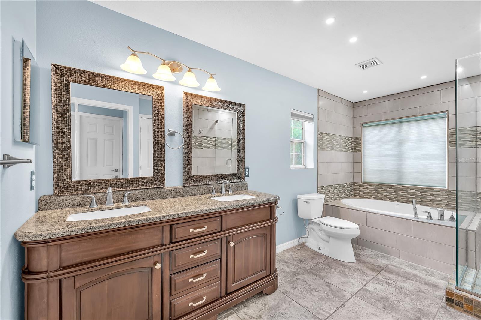 Image 25 of 40 For 10638 Dawns Light Drive