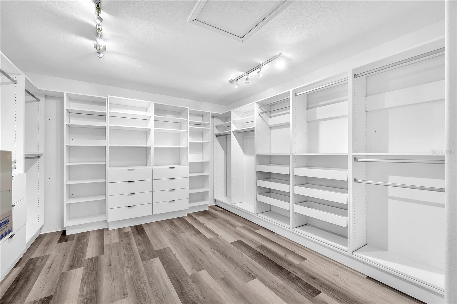 Image 27 of 40 For 10638 Dawns Light Drive