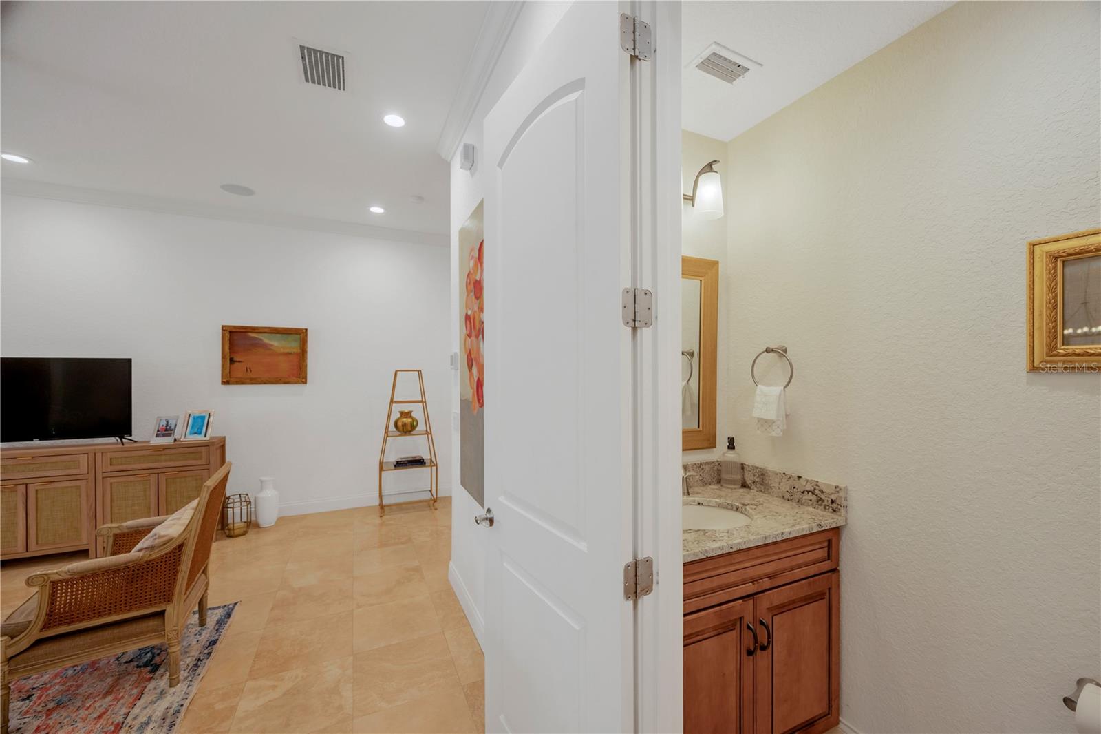 Image 12 of 25 For 3222 Empedrado Street