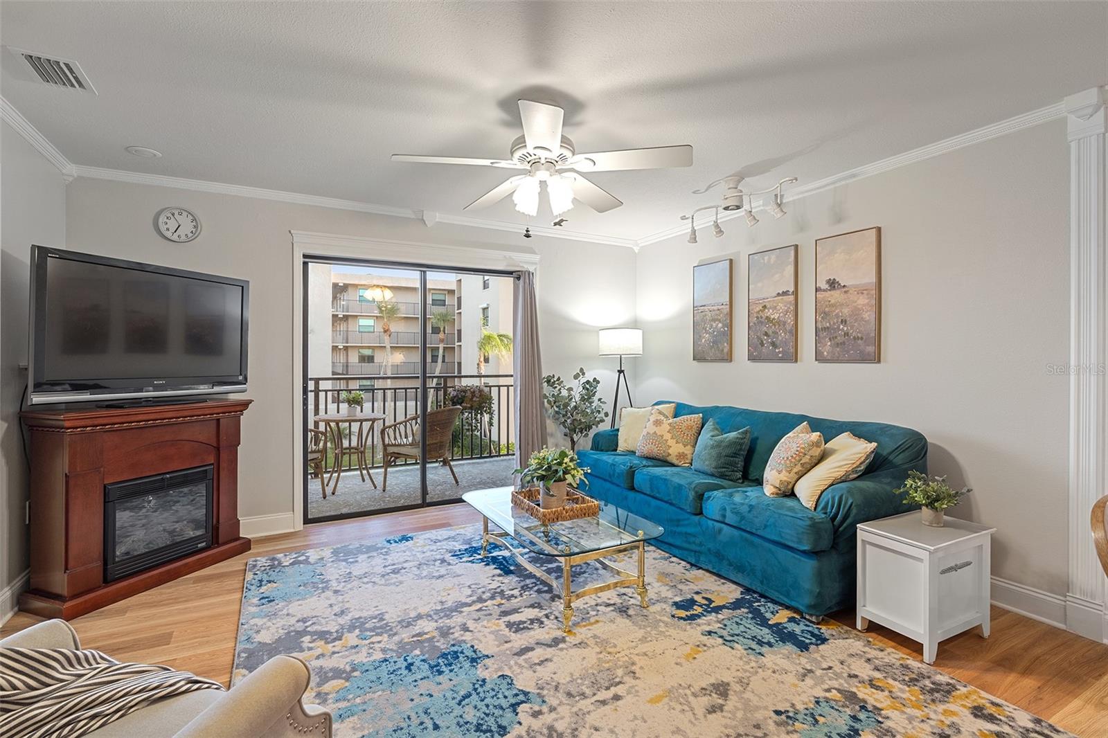 Image 10 of 30 For 200 International Drive  815