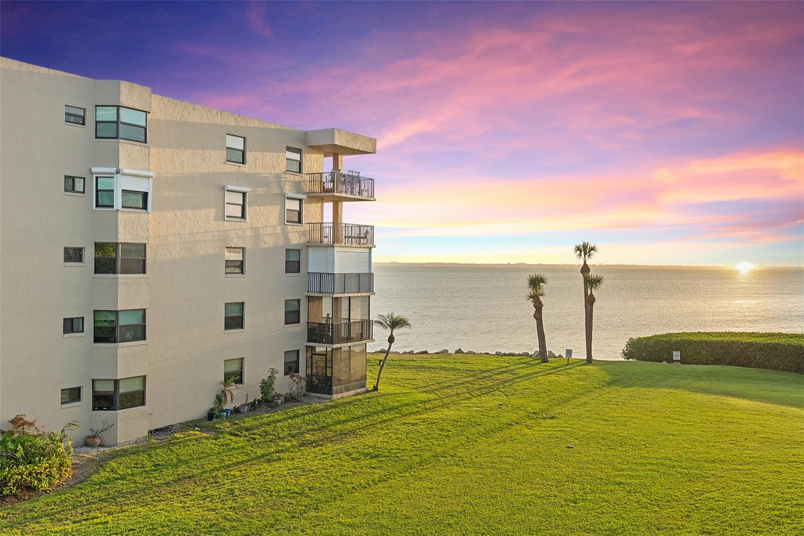 Image 18 of 30 For 200 International Drive  815