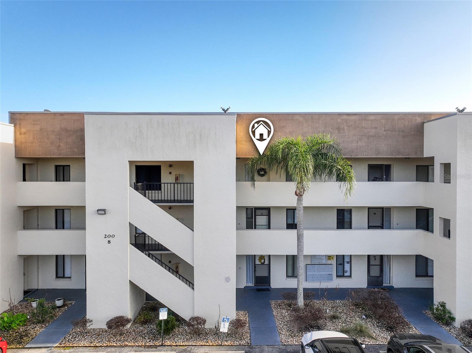 Image 2 of 30 For 200 International Drive  815