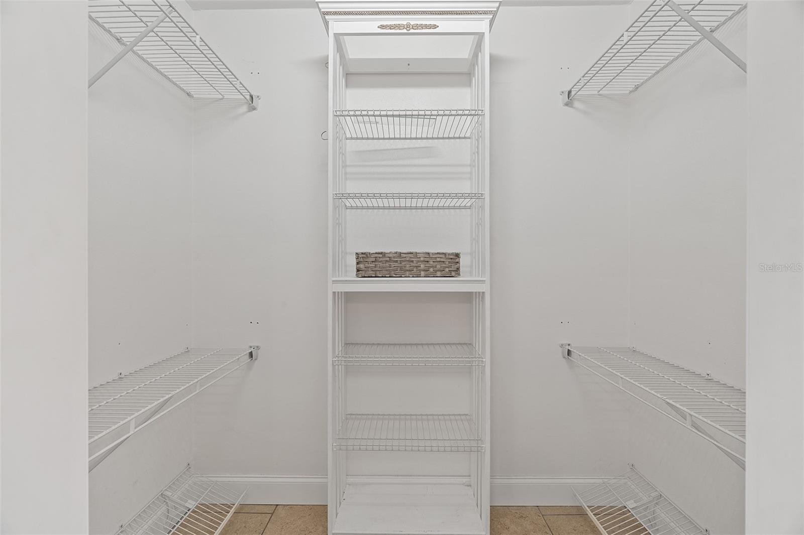 Image 22 of 30 For 200 International Drive  815