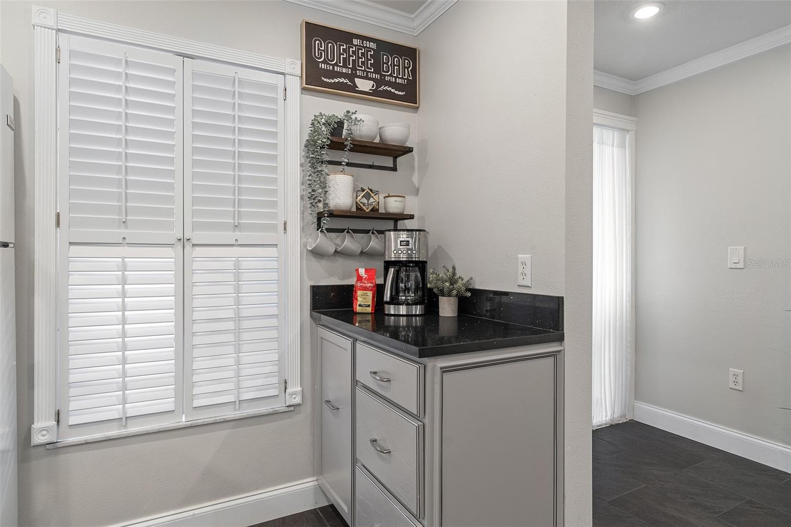 Image 6 of 30 For 200 International Drive  815