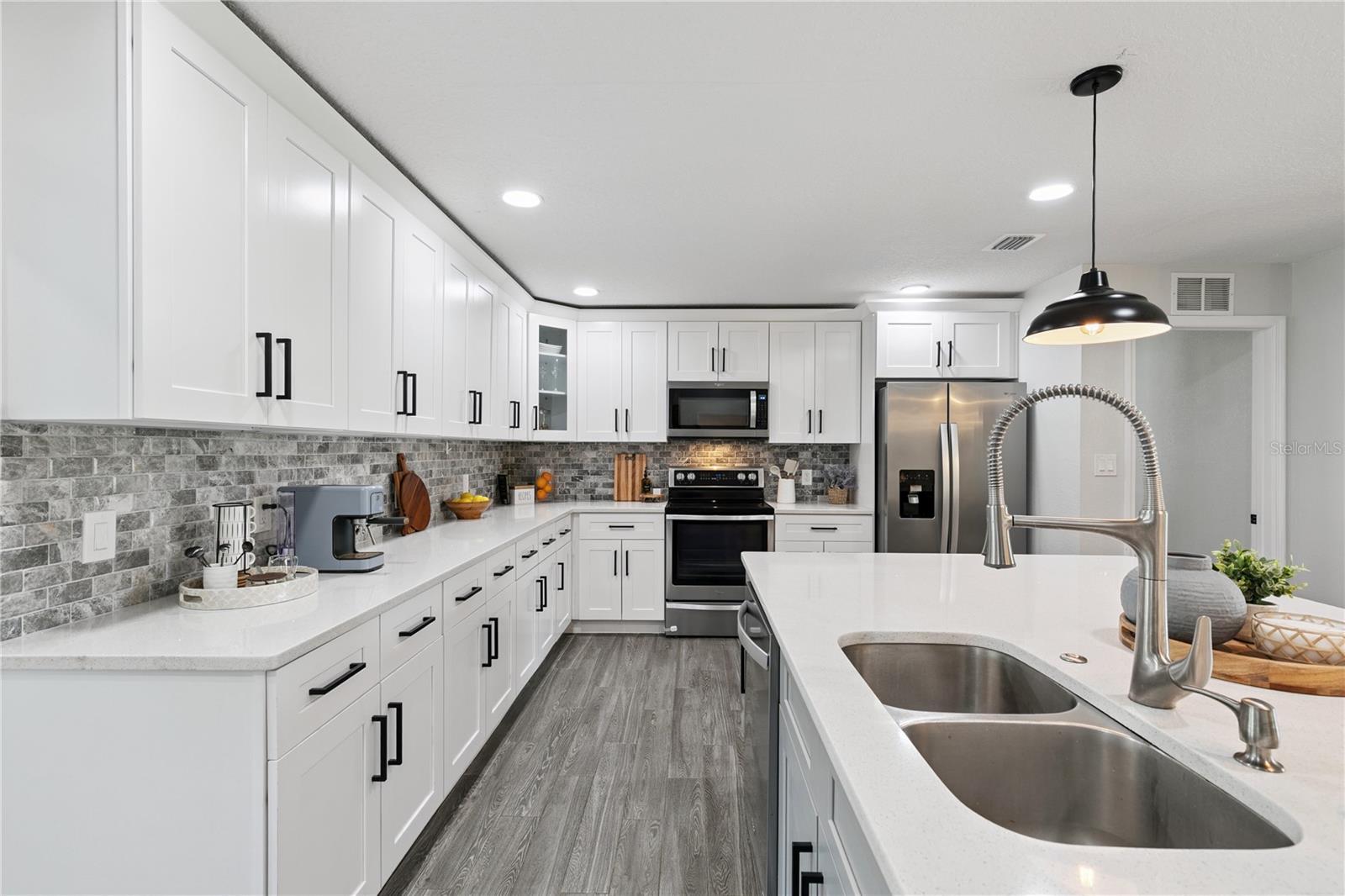 Image 10 of 36 For 103 Spanish Oak Lane