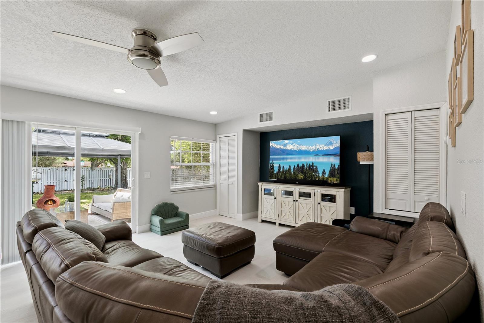 Image 24 of 36 For 103 Spanish Oak Lane