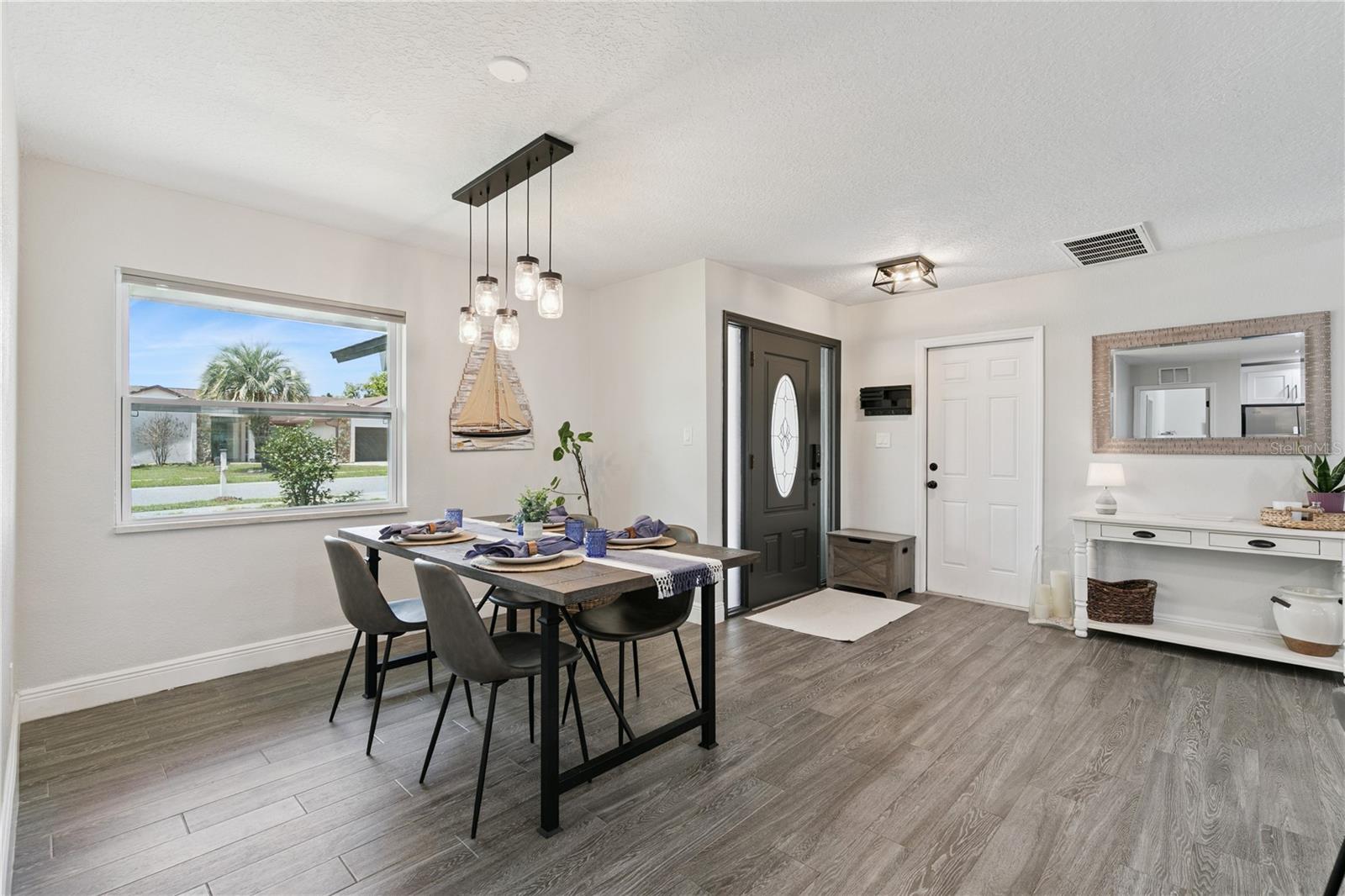 Image 4 of 36 For 103 Spanish Oak Lane