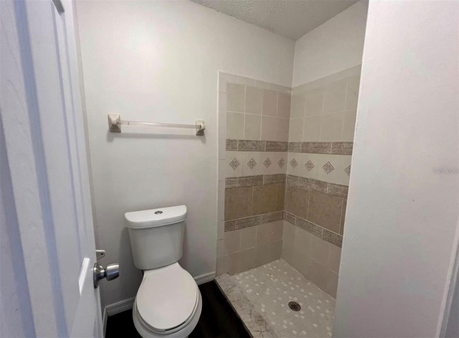 Image 8 of 9 For 1089 Woodman Way