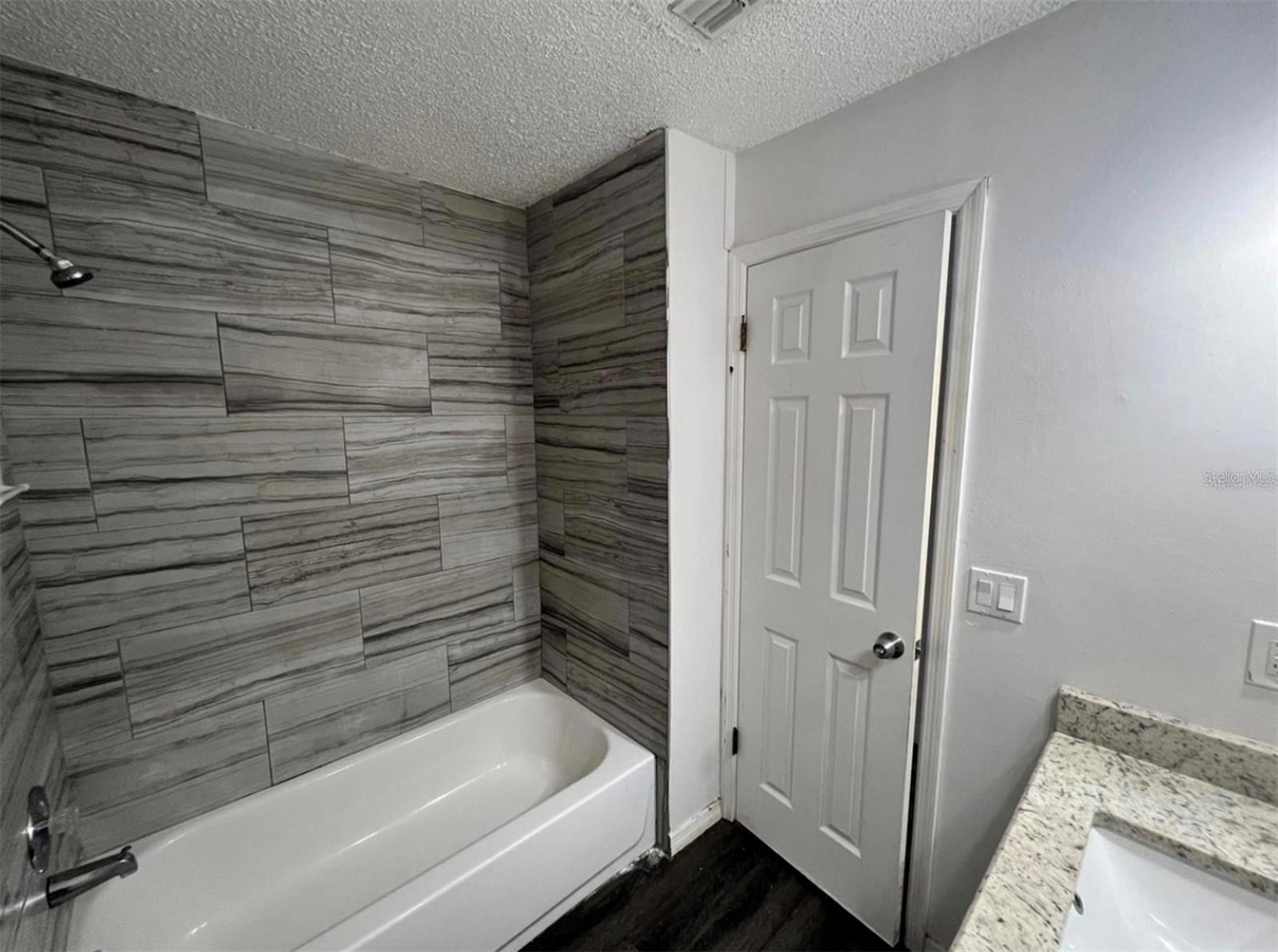 Image 9 of 9 For 1089 Woodman Way