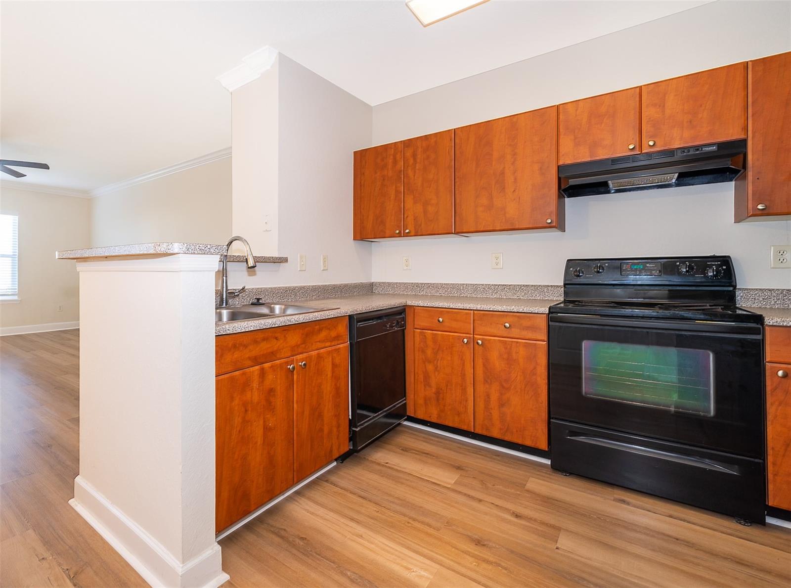 Image 10 of 32 For 204 South Street 5054