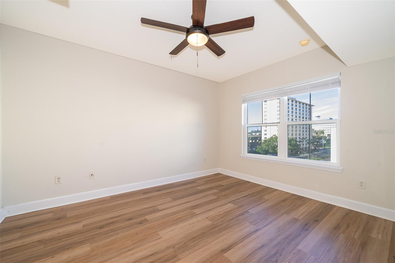 Image 19 of 32 For 204 South Street 5054