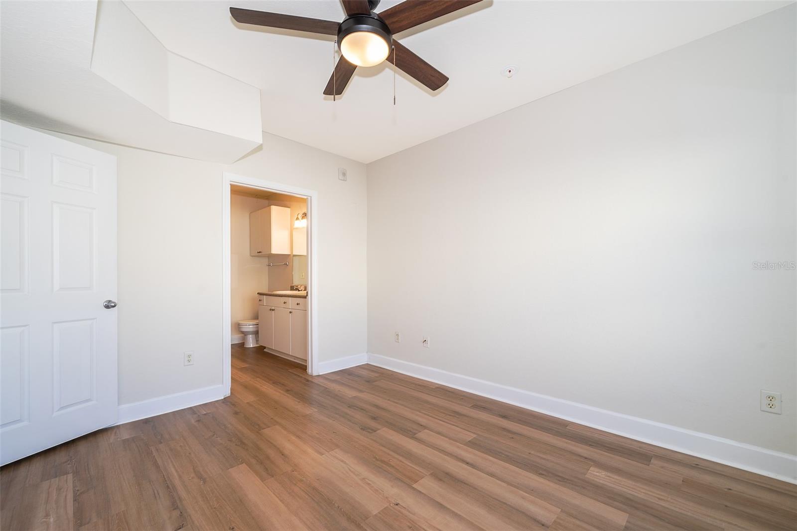 Image 20 of 32 For 204 South Street 5054