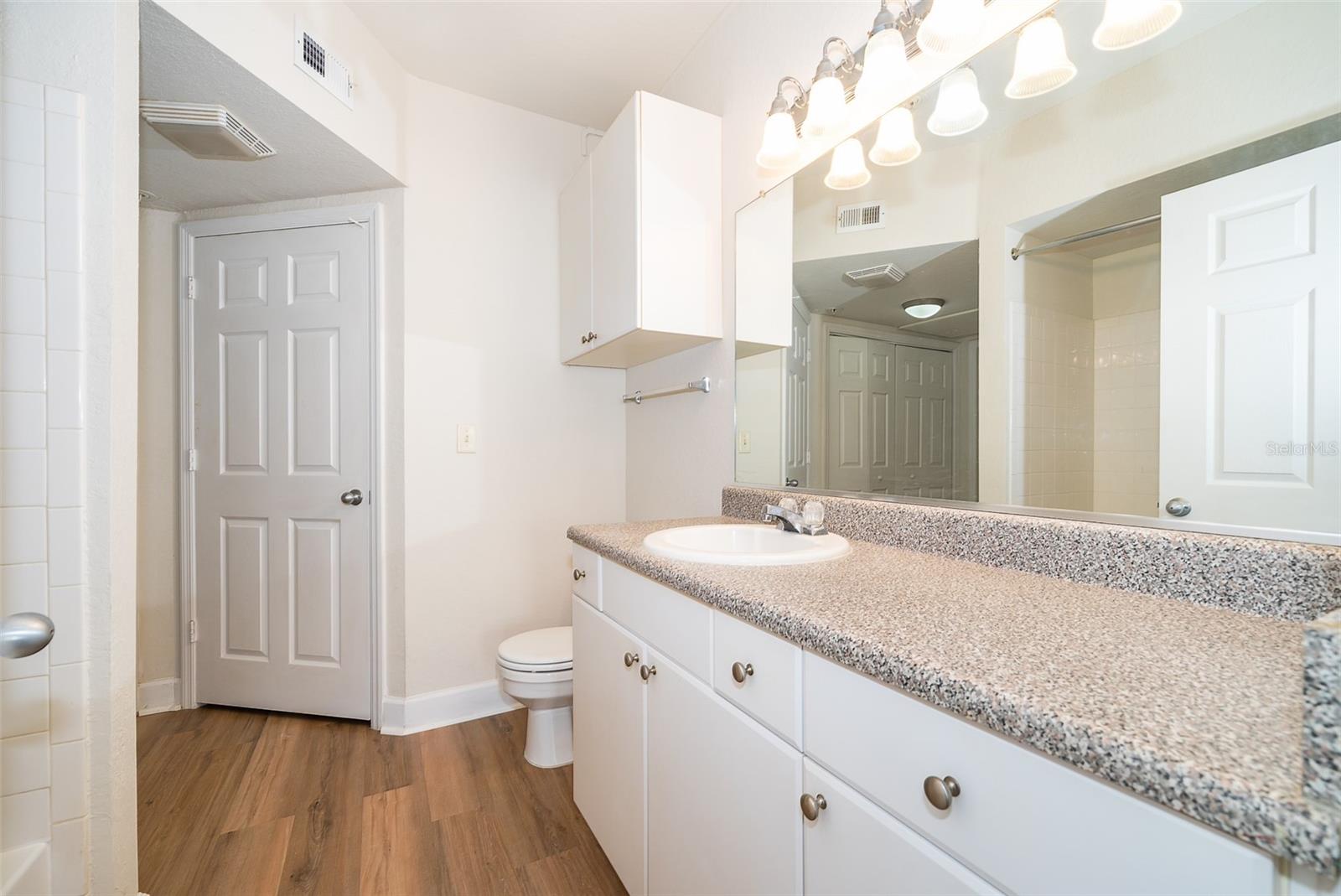 Image 21 of 32 For 204 South Street 5054