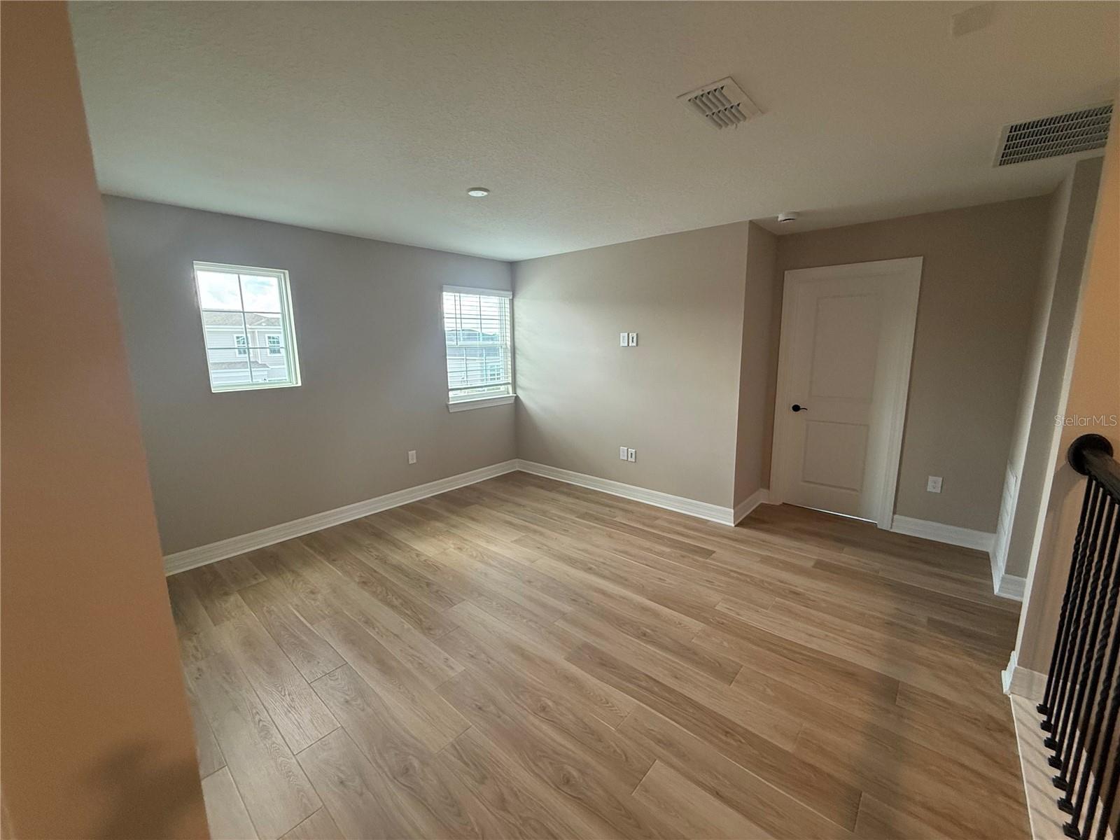 Image 17 of 47 For 455 Winter Grove Boulevard