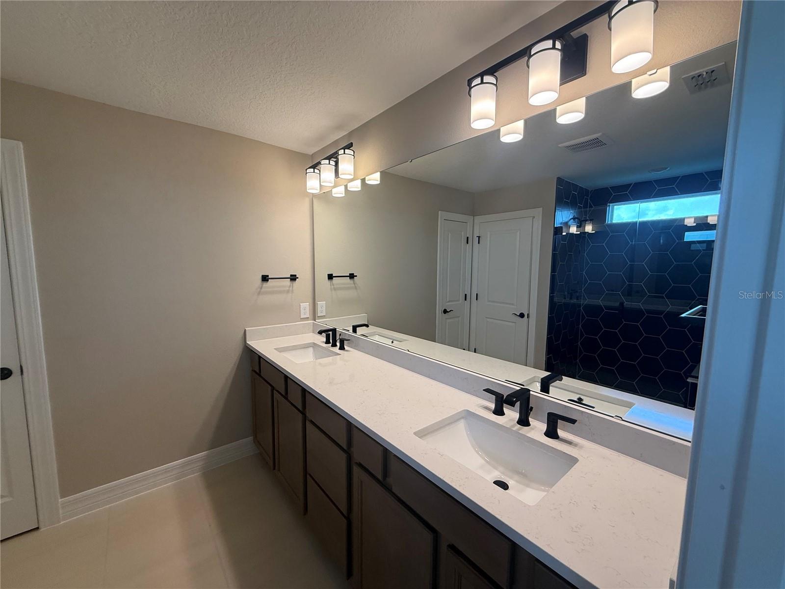 Image 34 of 47 For 455 Winter Grove Boulevard