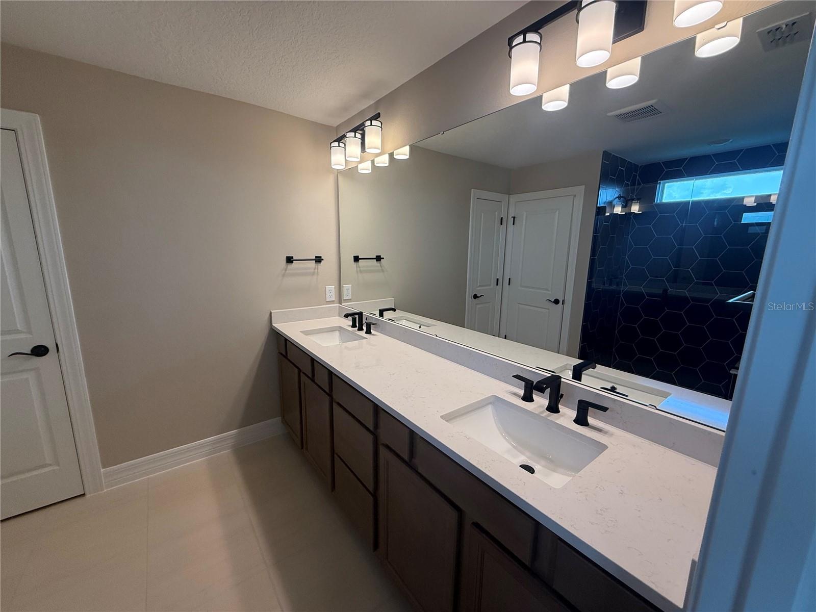 Image 35 of 47 For 455 Winter Grove Boulevard