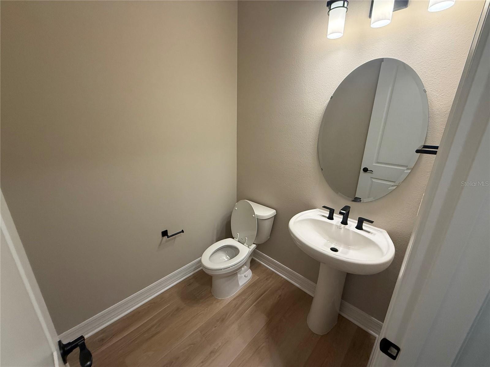 Image 4 of 47 For 455 Winter Grove Boulevard