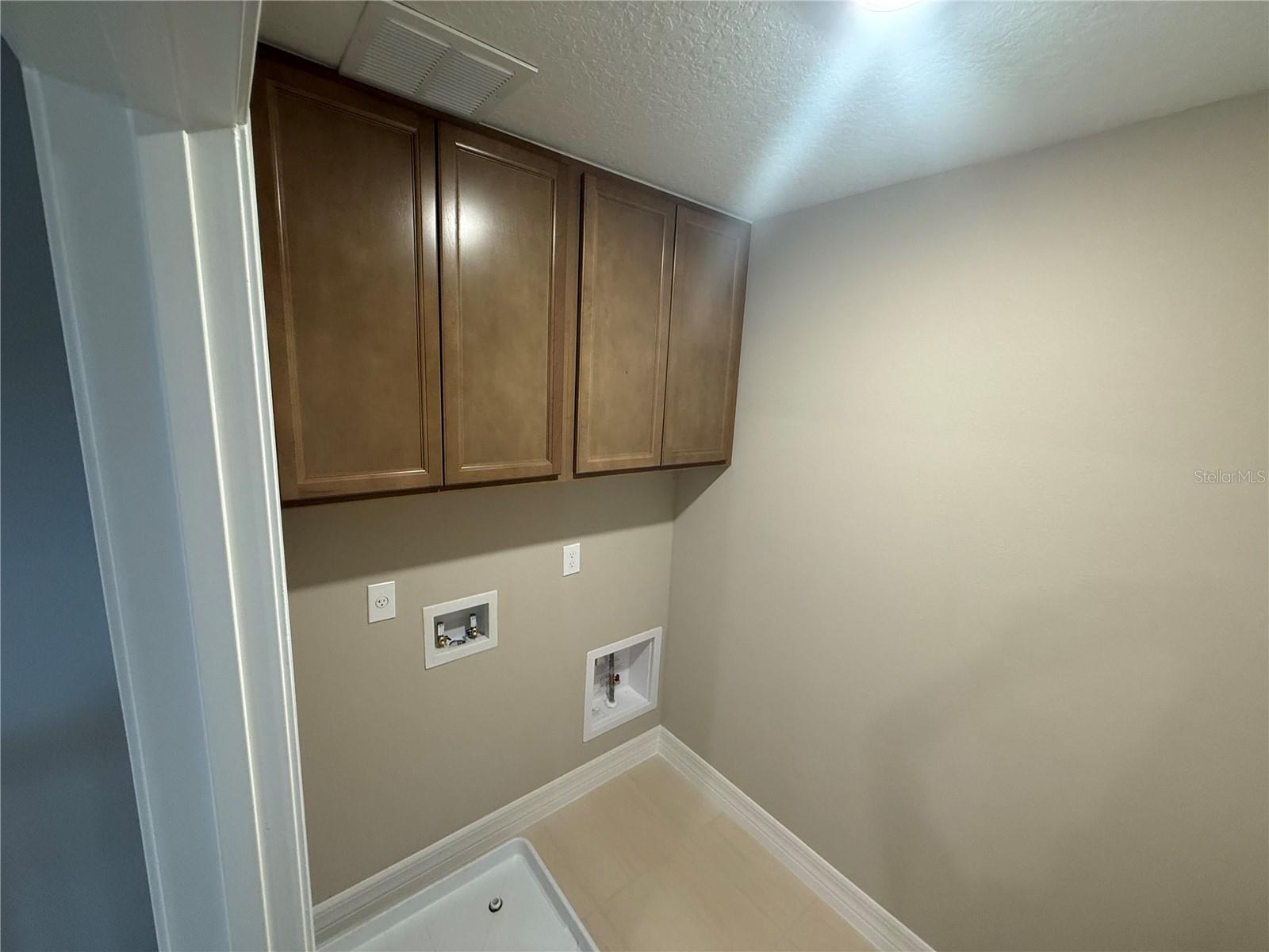 Image 41 of 47 For 455 Winter Grove Boulevard