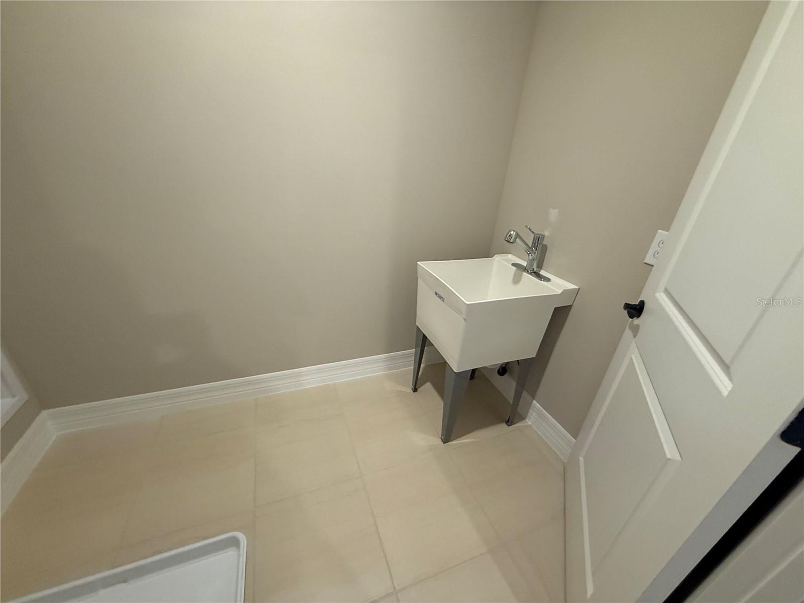 Image 42 of 47 For 455 Winter Grove Boulevard