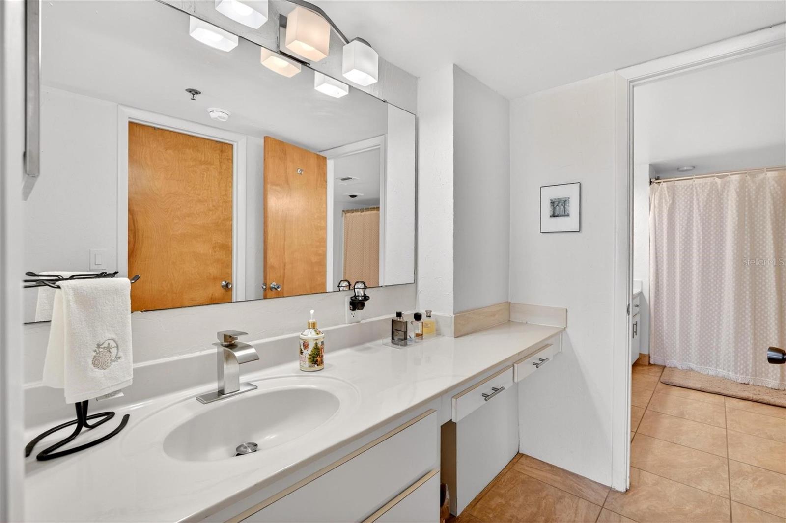 Image 33 of 71 For 3743 Atlantic Avenue 7a00