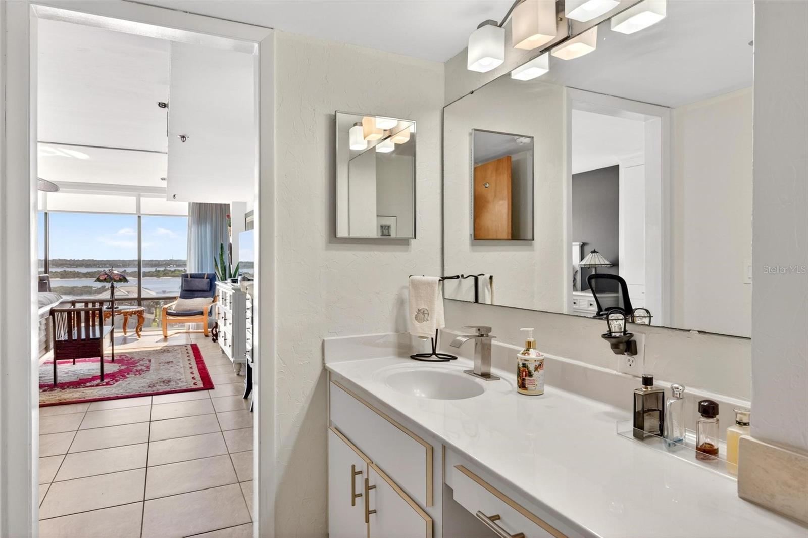 Image 34 of 71 For 3743 Atlantic Avenue 7a00