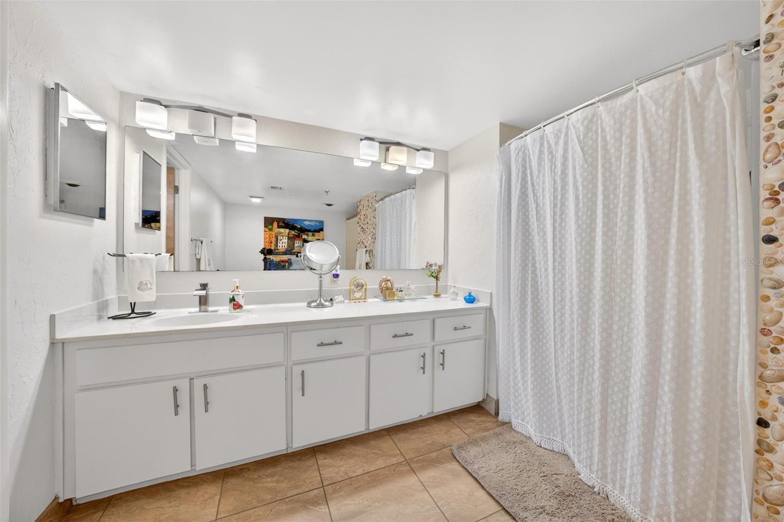 Image 38 of 71 For 3743 Atlantic Avenue 7a00