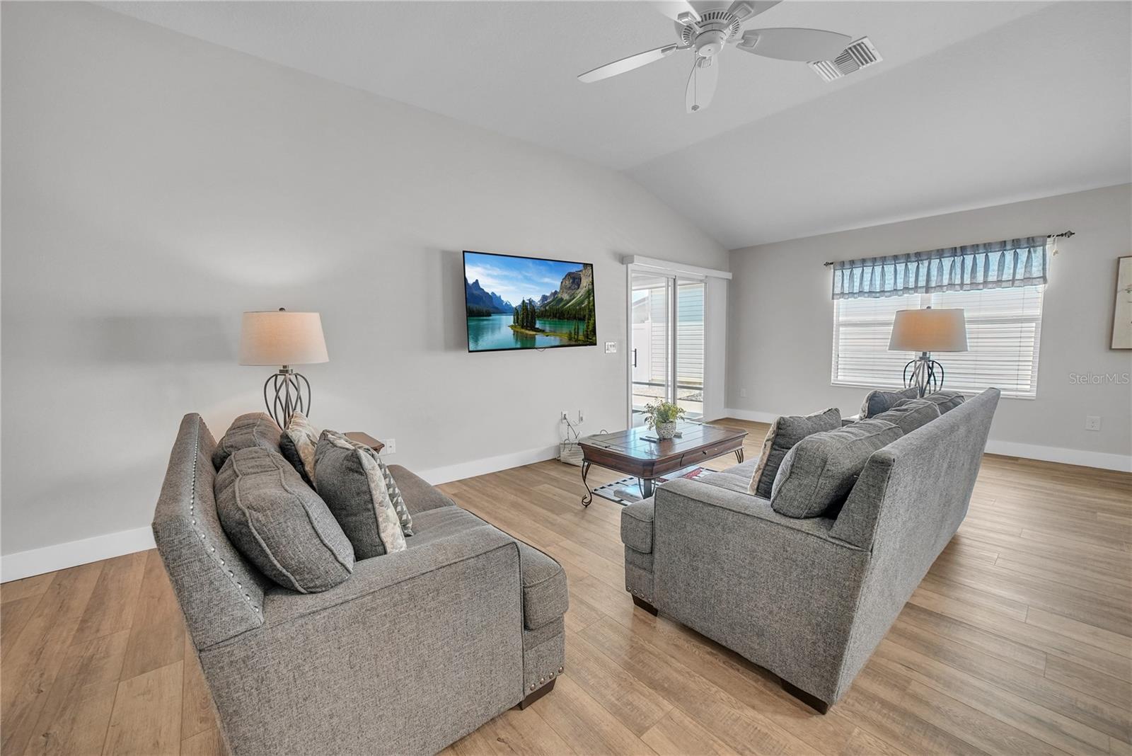 Image 14 of 61 For 2604 Alcade Place