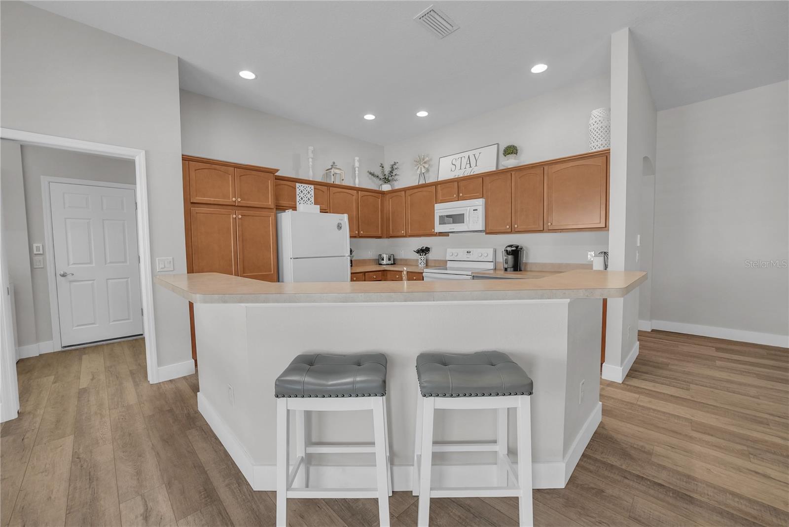 Image 17 of 61 For 2604 Alcade Place