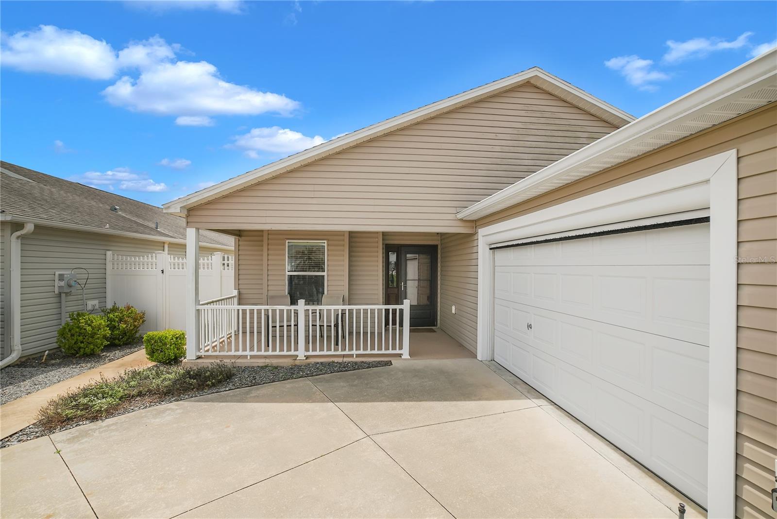 Image 3 of 61 For 2604 Alcade Place