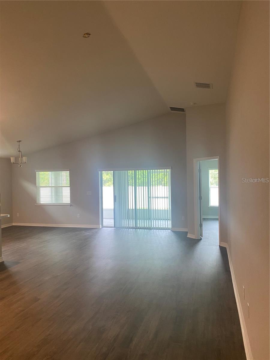Image 7 of 40 For 94 Polermo Avenue