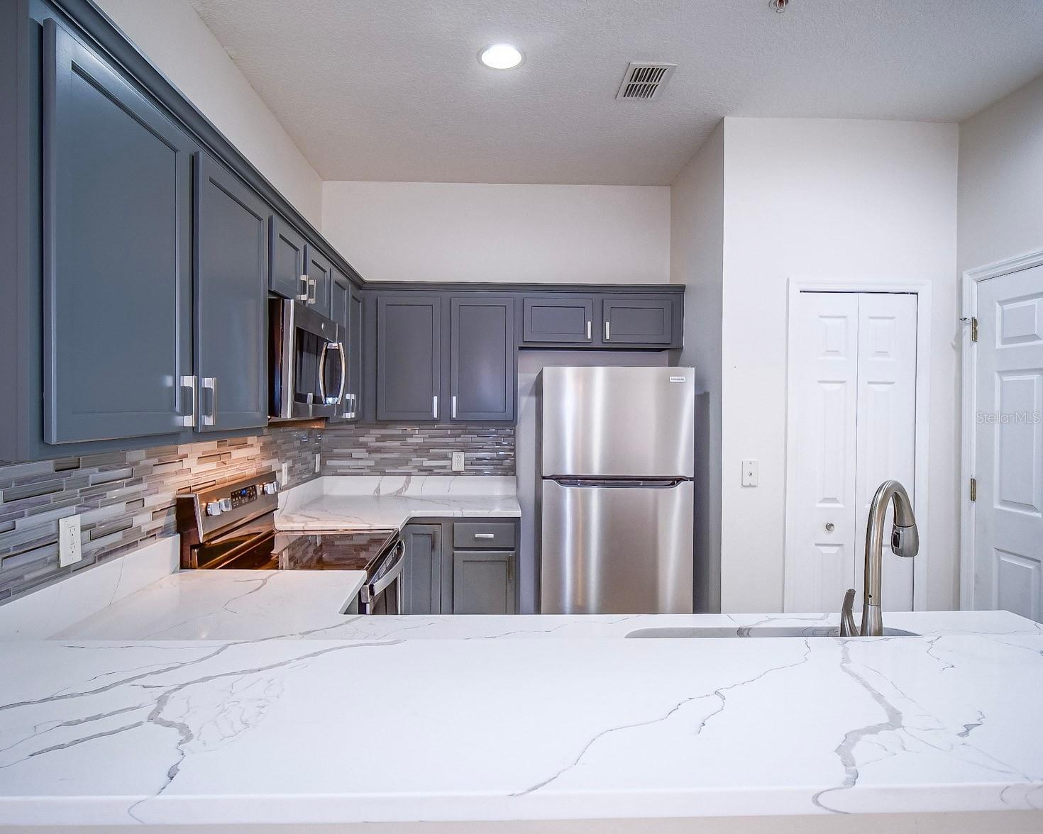 Image 4 of 16 For 10033 Moorshire Circle