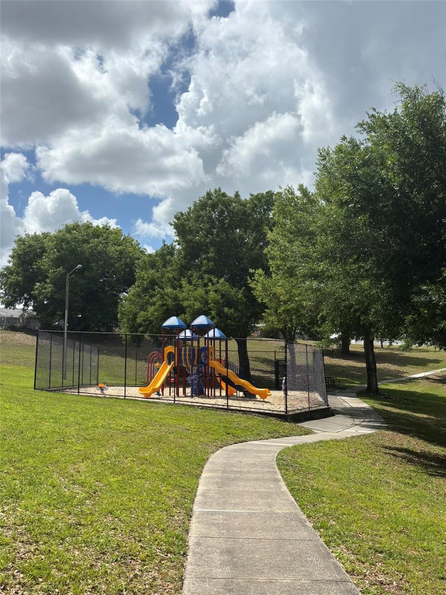 Image 21 of 24 For 14406 Greater Hills Boulevard