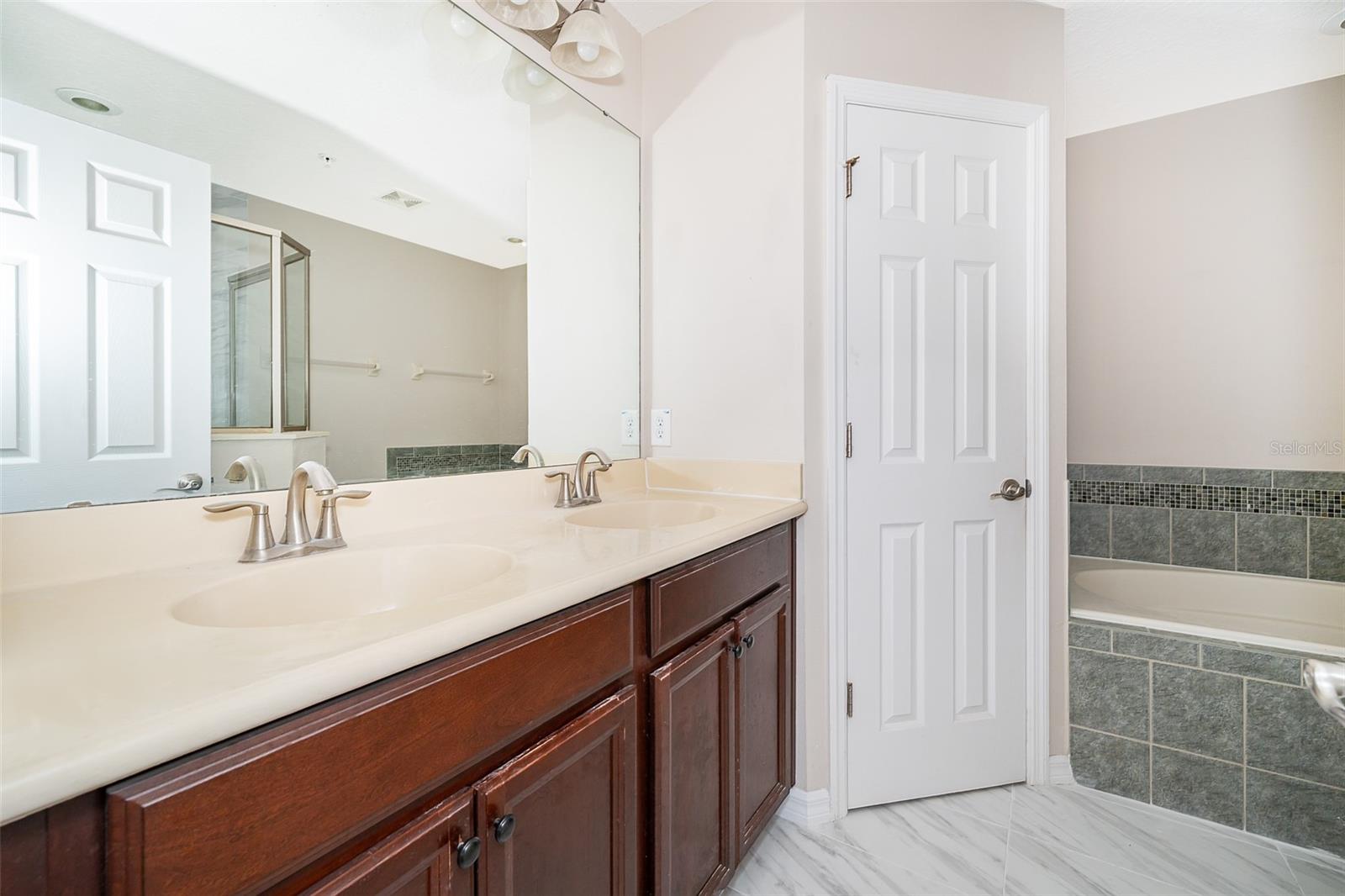 Image 16 of 28 For 4824 Fiorazante Avenue