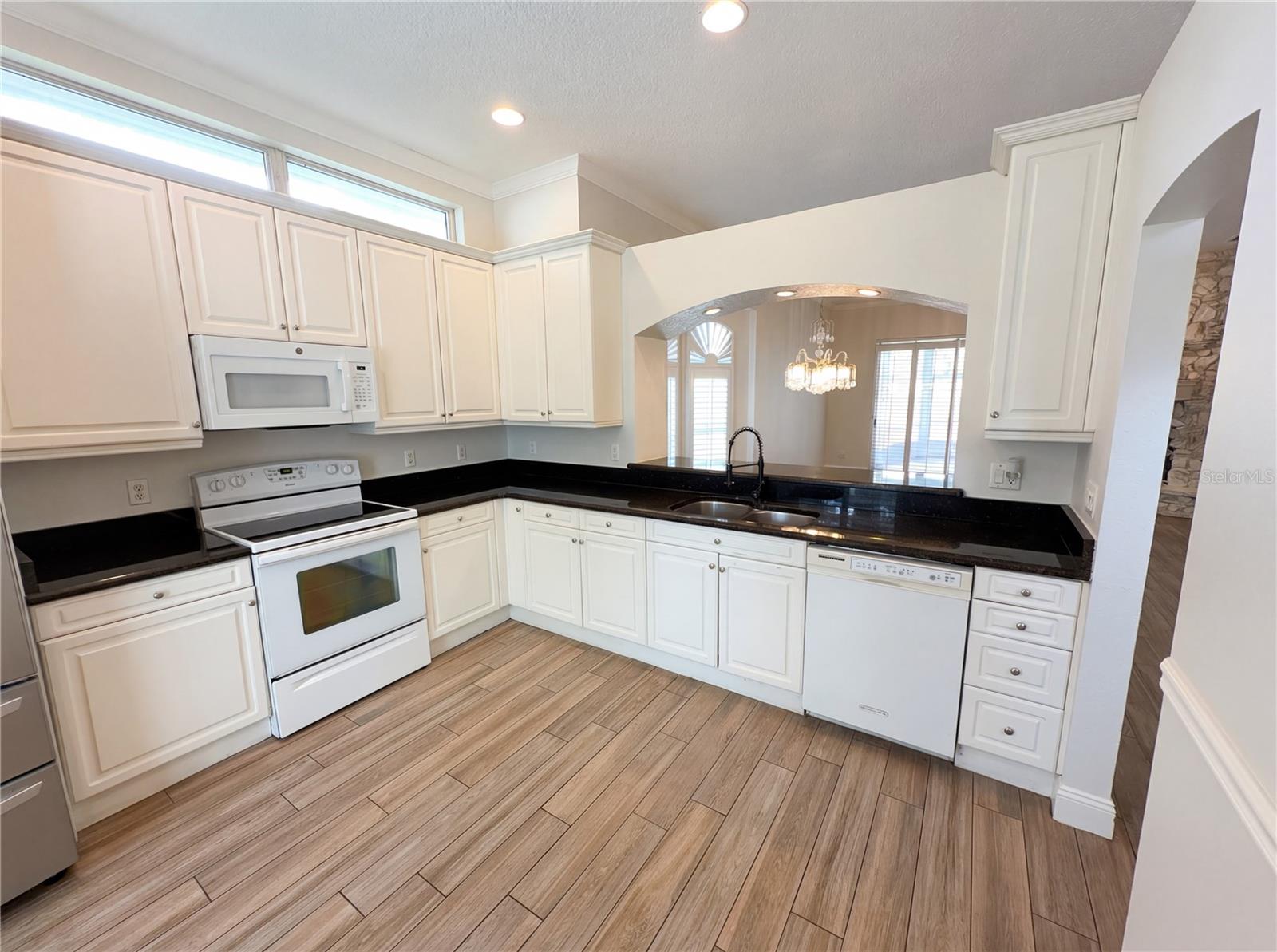 Image 15 of 26 For 448 Macgregor Road