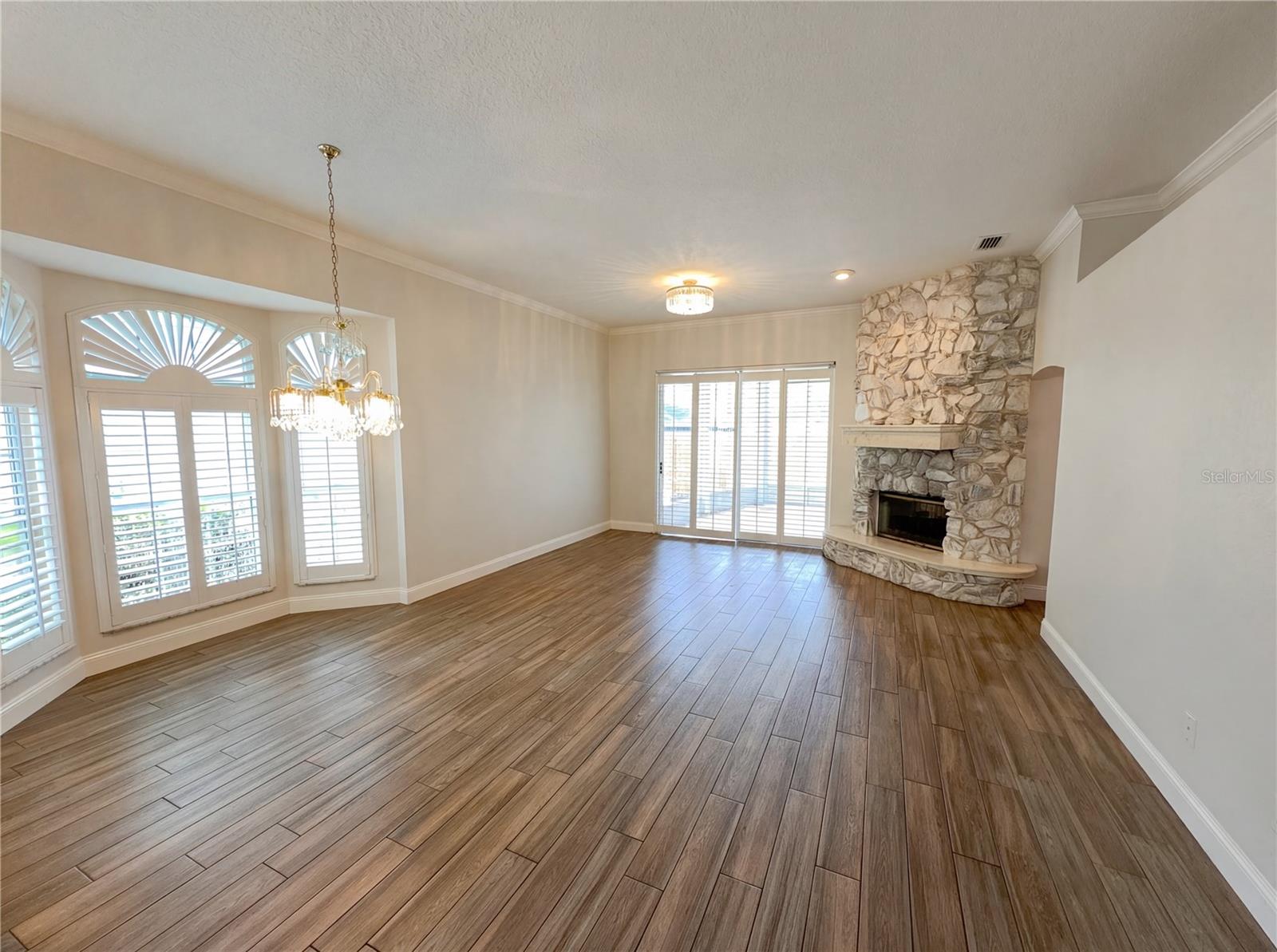 Image 3 of 26 For 448 Macgregor Road