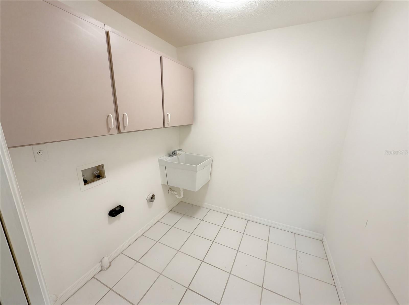 Image 9 of 26 For 448 Macgregor Road