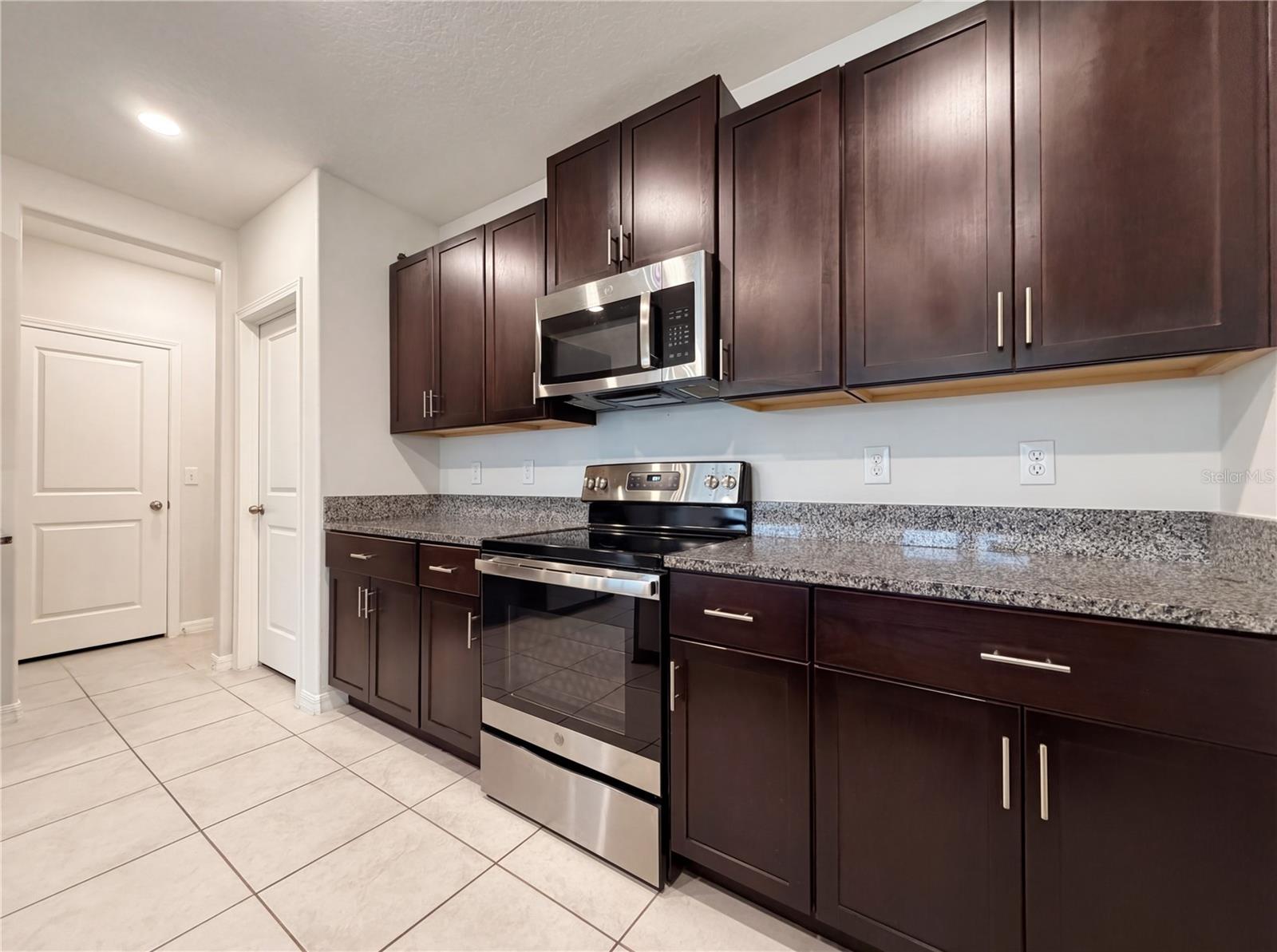 Image 21 of 41 For 11849 Blackeyed Susan Drive