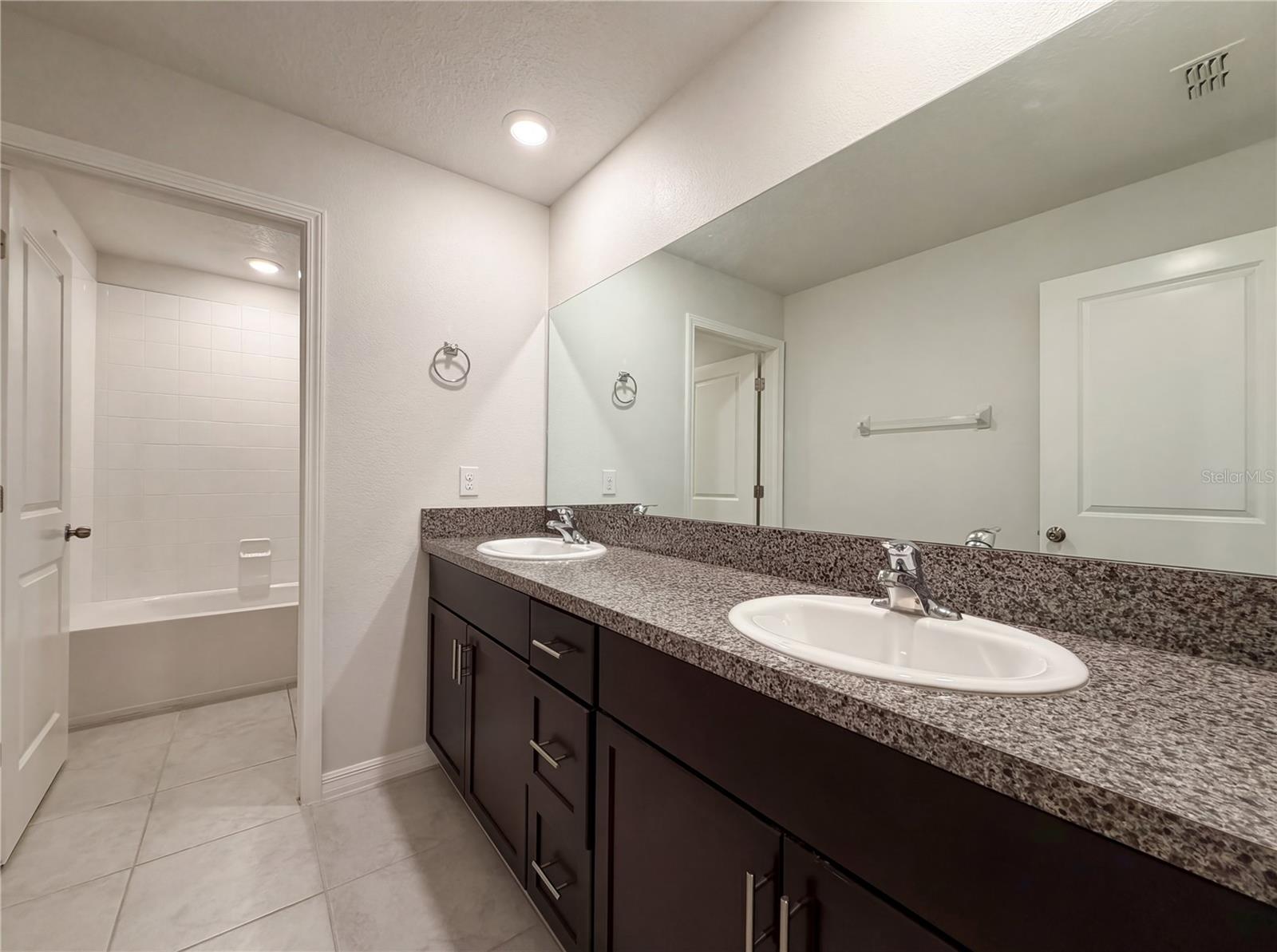 Image 33 of 41 For 11849 Blackeyed Susan Drive