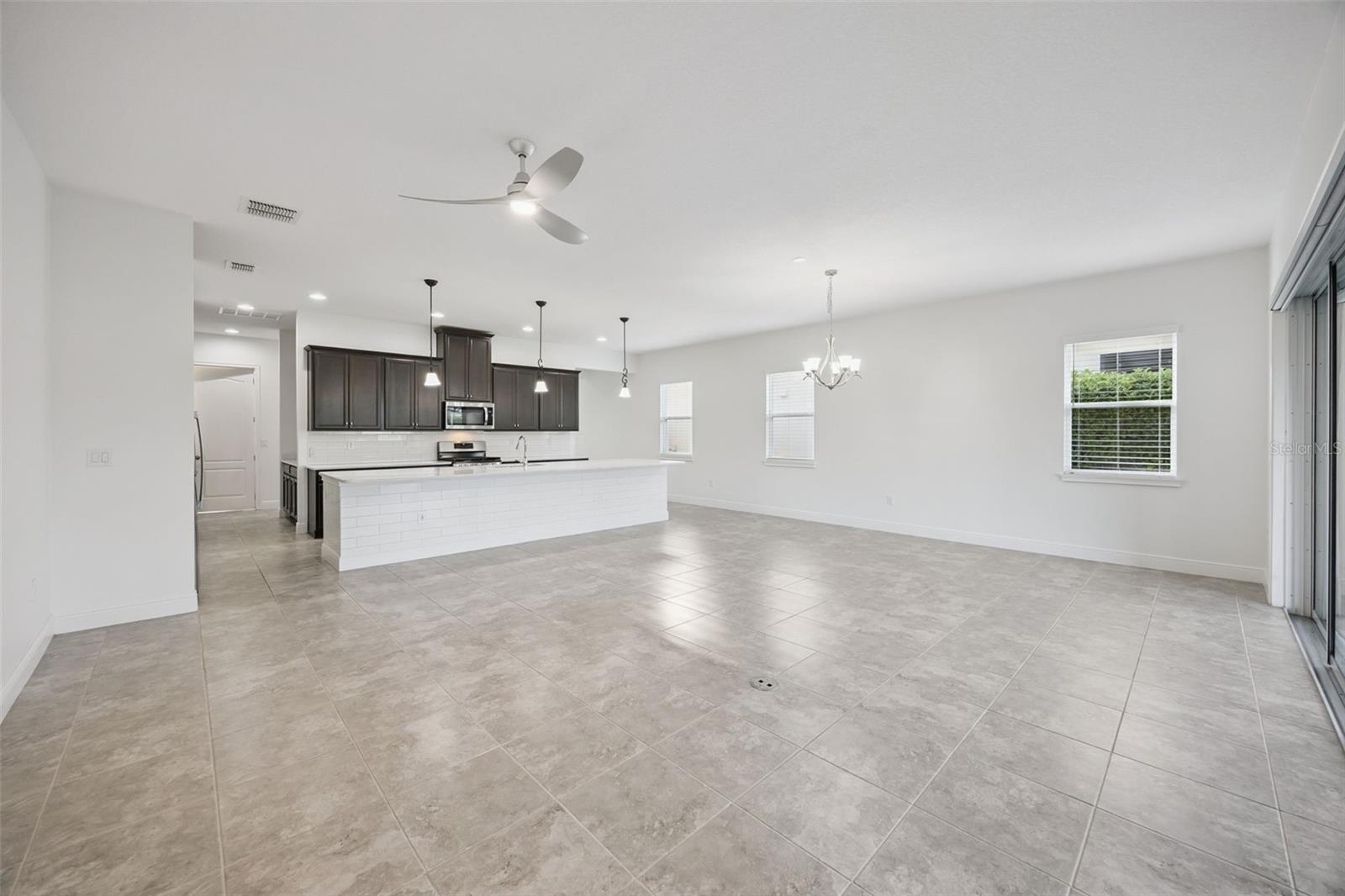 Image 7 of 46 For 5013 Fountainwood Drive