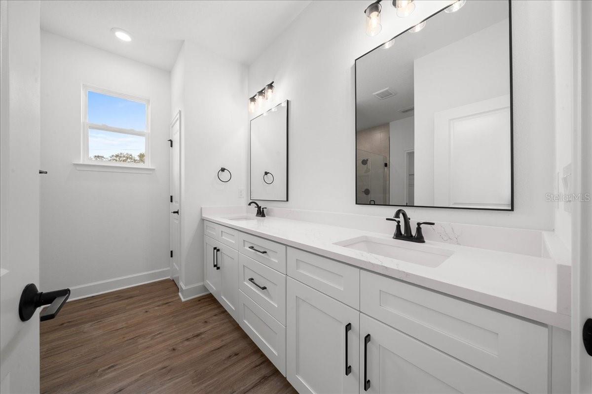 Image 32 of 52 For 10153 Lynnhaven Road