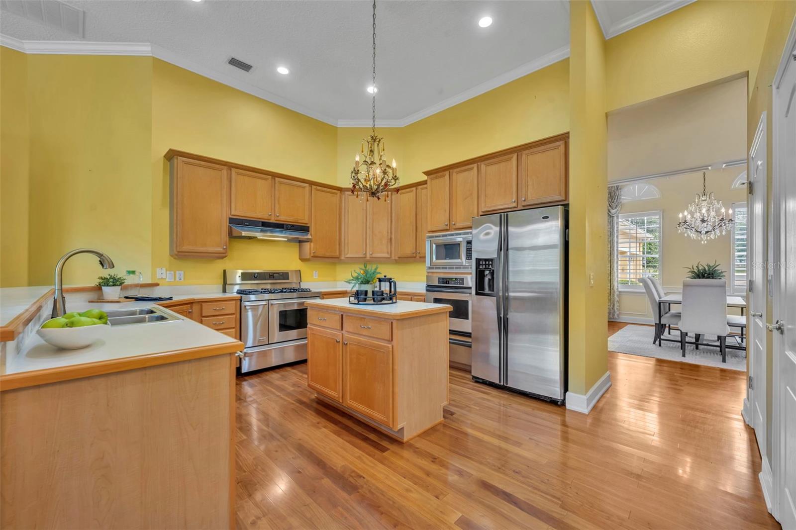 Image 11 of 39 For 100 Glen Club Court